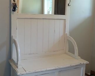 ENTRY BENCH / WHITE MIRROR AND HOOKS - BASE HAS STORAGE
