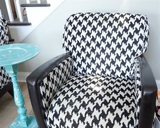 BLACK & WHITE HOUNDSTOOTH SIDE CHAIR WITH WOOD ARM X 2 