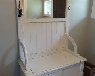 ENTRY BENCH / WHITE MIRROR AND HOOKS - BASE HAS STORAGE