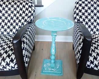 TURQUOISE SIDE TABLE 