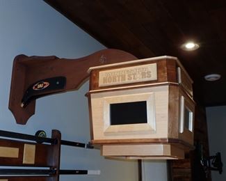 MINNESOTA MOOSE WALL LAMP