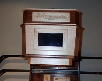 MINNESOTA MOOSE WALL LAMP