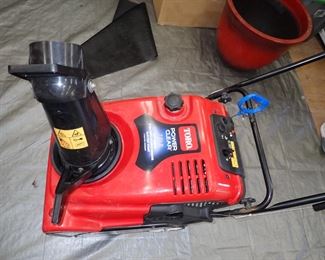 TORO BLOWER POWER CLEAR 721 E    ---  ELECTRIC START
