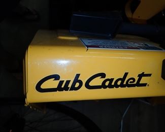 CUB CADET SNOW BLOWER - 3X 26" TRAC / THREE STAGE POWER