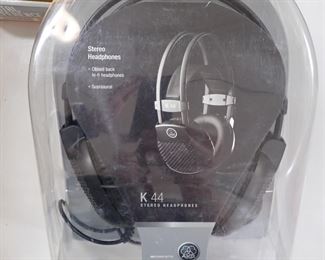STEREO HEADPHONES NEW