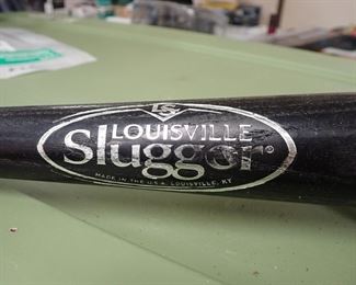 LOUISVILLE SLUGGER 