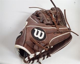 BASEBALL GLOVE WILSON