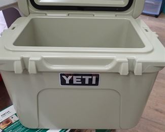 YETI COOLER ROADIE 20