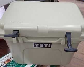 YETI COOLER ROADIE 20