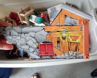 THOMAS THE TRAIN / TRACK / CARS / BUILDINGS / ETC