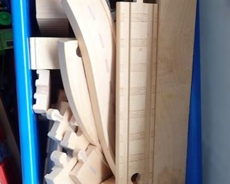 THOMAS THE TRAIN / TRACK / CARS / BUILDINGS / ETC