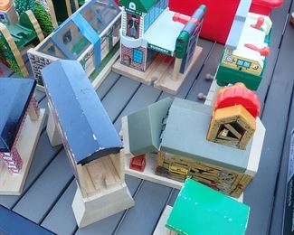 THOMAS THE TRAIN BUILDINGS