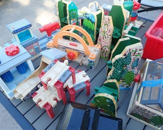 THOMAS THE TRAIN BUILDINGS