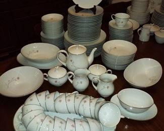 Noritake China, Edenrose pattern