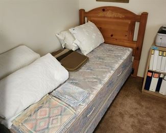 Broyhill twin bed