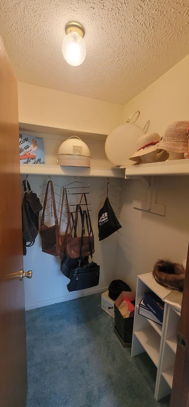 Estate Sale by LADY LIQUIDATORS in Howell, MI starts on 6/23/2023