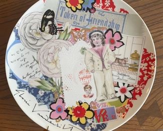 Gloria Vanderbilt plate, $18