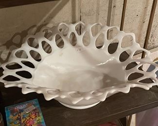 White porcelain variegated bowl,  $10
