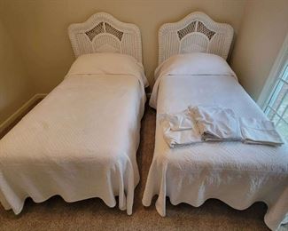 "On the Fairway in Woodside" in Aiken, SC. Closing on Fri 6/30 at 8pm. Pickup is Sat 7/1 11-3pm. Please click here to view more photos, descriptions, and current bids:&nbsp;https://ctbids.com/estate-sale/22440