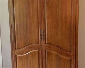 "On the Fairway in Woodside" in Aiken, SC. Closing on Fri 6/30 at 8pm. Pickup is Sat 7/1 11-3pm. Please click here to view more photos, descriptions, and current bids:&nbsp;https://ctbids.com/estate-sale/22440