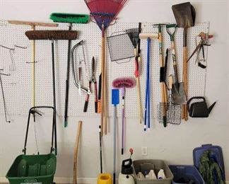 "On the Fairway in Woodside" in Aiken, SC. Closing on Fri 6/30 at 8pm. Pickup is Sat 7/1 11-3pm. Please click here to view more photos, descriptions, and current bids:&nbsp;https://ctbids.com/estate-sale/22440