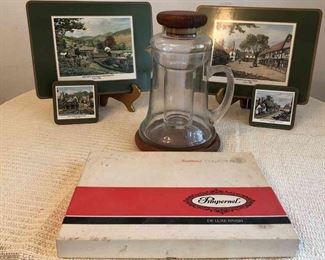 Baker Hart Stuart Pitcher And Pimpernel Placemats