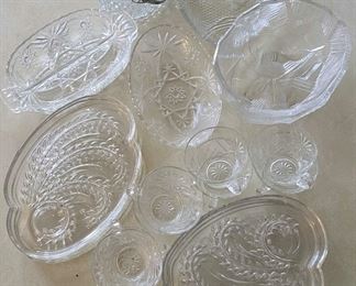 Clear Glass Entertaining Mystery Pieces
