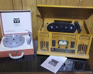 Turntable AMFM Radio With CD Player 