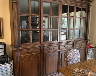 LARGE HUTCH