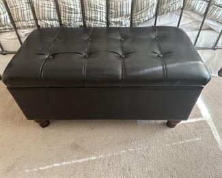 LEATHER BENCH