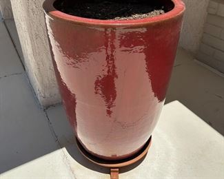 LARGE PATIO POT