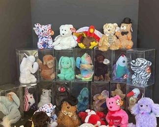 006 Who Loves Beannies