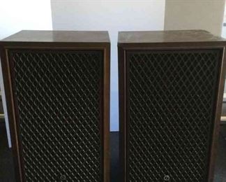Sansui Pair Of Vintage Speakers 