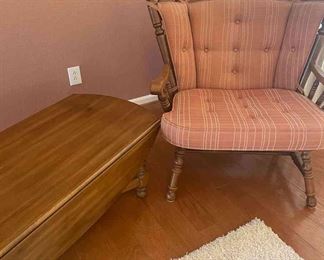 Stylish Chair and a Half Expandable Table Set Perfect Pair for Comfort and Versatility