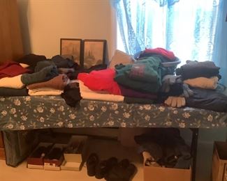 Sweaters and sweatshirts,gloves