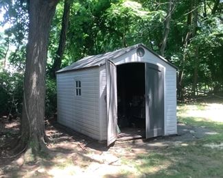 Shed by lifetime great condition 10 by 12. Vinyl $500