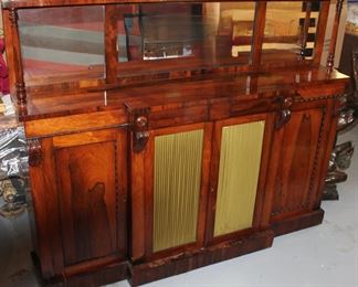 Long and narrow buffet