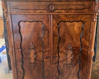 German Linen Press made with Burled Hardwood