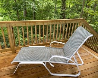 Lightweight, quality, good condition lounger