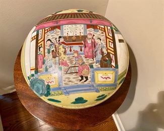 Chinese famille rose box