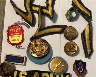 1950s 8th INFANTRY DIVISION INSIGNIA PIN Other US Military Insignia