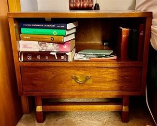 Hickory Mfg Co2 Vintage Solid Wood Night Stands