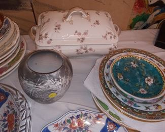 Chinese porcelain
Limoges Tureen