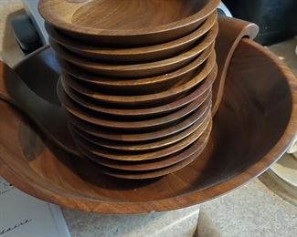 Mint set of wood bowls and it's matching forks