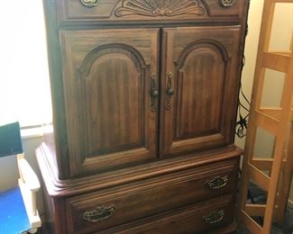 Dresser (matches vanity)