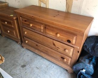 Pine dresser