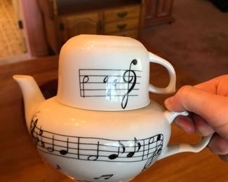 Music note tea pot and cup