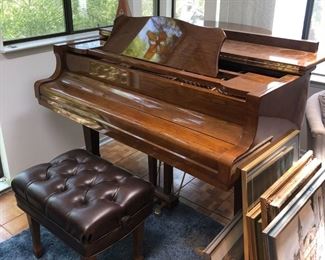 Young Chang model G-157 baby grand piano. Perfect finish and perfectly in tune.