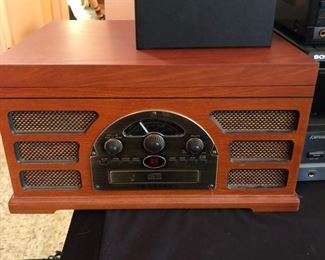 record player / radio / CD player