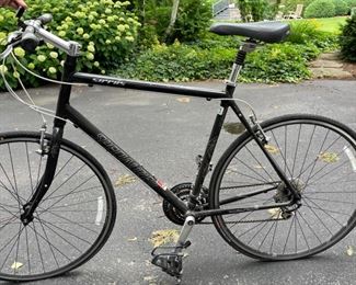 Specialized Sirrus XL Men's Bike. Photo 1 of 4.